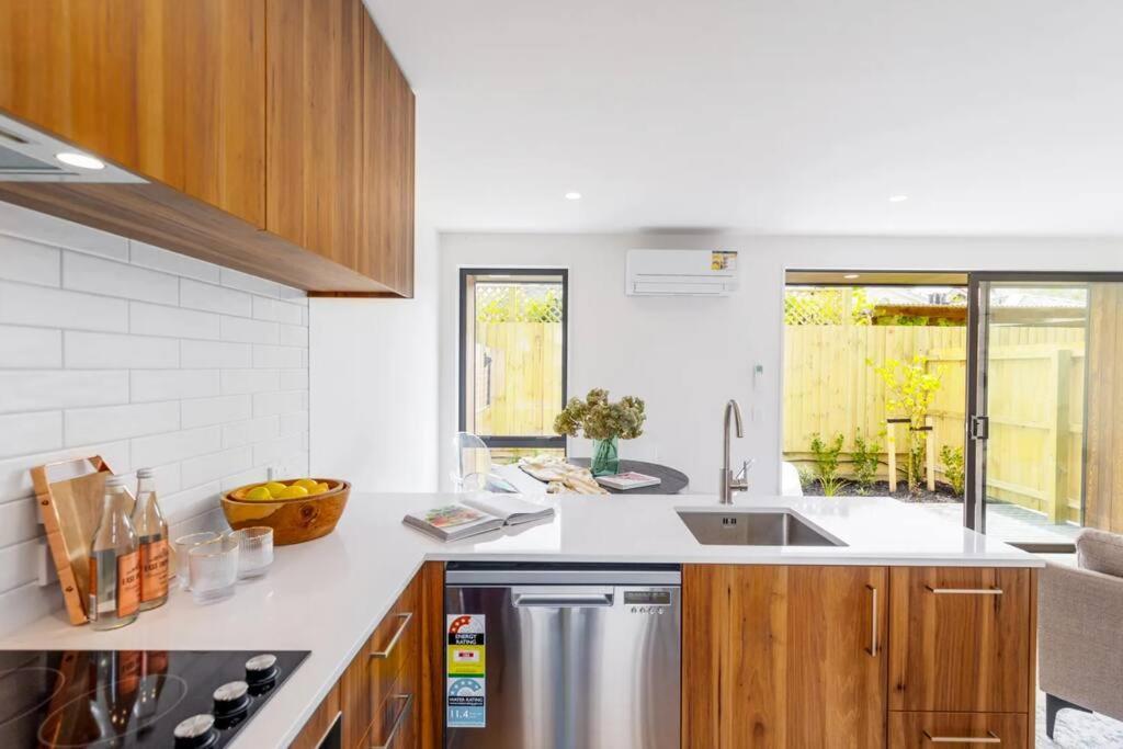 Cosy Central Home - Walk To Cbd & Free Escooters! Christchurch Exterior photo